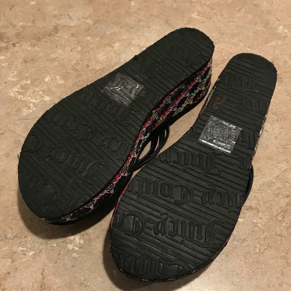 Juicy Couture Women's Braided Straw Wedge Flip-Flops - Picture 6 of 6